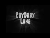 Texto alternativo para la imagen de "Crybaby Lane", una película de terror infantil, con un estilo gráfico en blanco y negro que destaca el título.