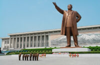 kim jung un statue