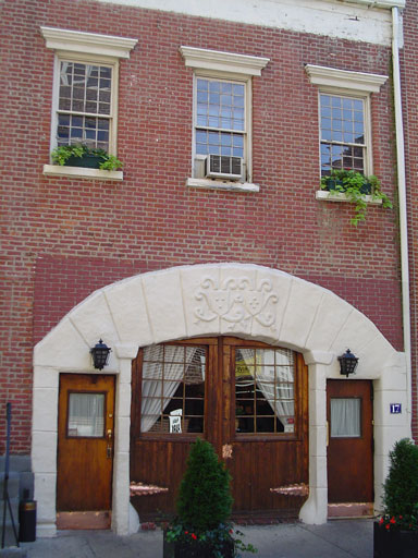 Interior del restaurante One if by Land Two If by Sea
